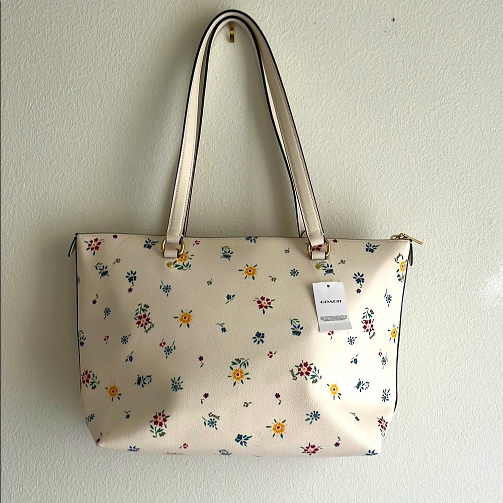 Coach• NWT • “wildflower gallery” • leather & printed coated canvas in chalk